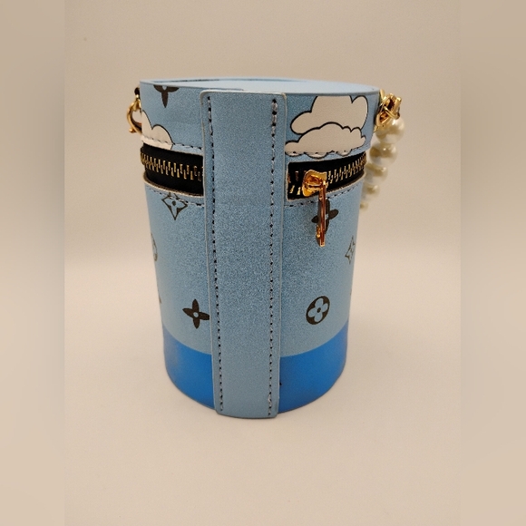 Labubu Cylinder Leather Cosmetic Bag With Pearl Removable Strap - Picture 4 of 6